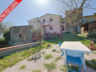Casa Indipendente in Vendita a Collesalvetti, 265'000&euro;, 200 m²