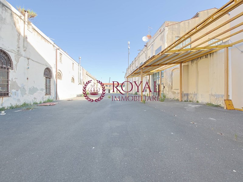 Immobile commerciale in Vendita a Livorno, 1'400'000&euro;, 1982 m²