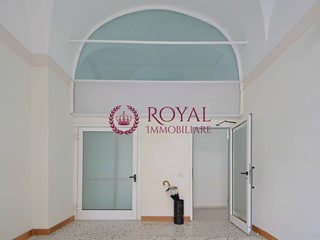 Ufficio in Affitto a Livorno, 2'000€, 152 m²