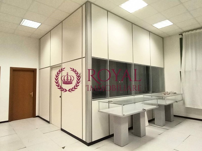 Ufficio in Vendita a Livorno, 120'000&euro;, 140 m²