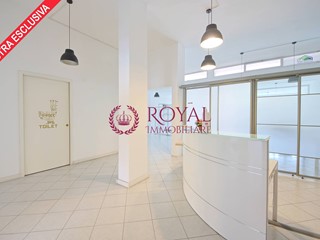 Ufficio in Affitto a Livorno, 1'200€, 160 m²