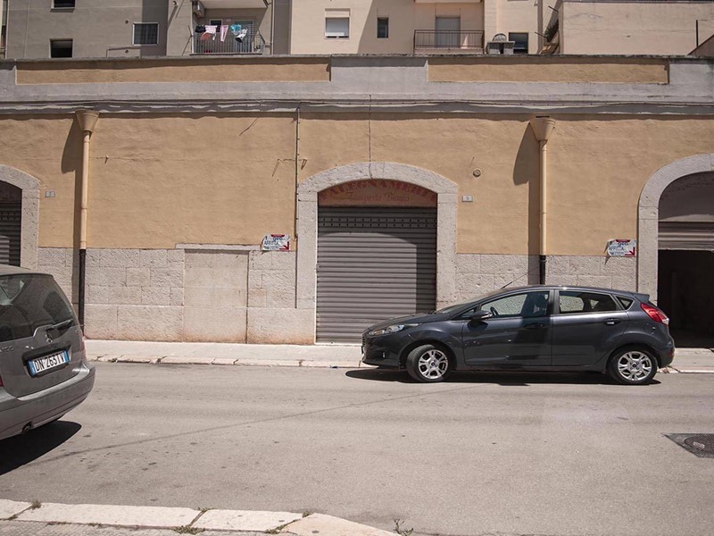 Immobile commerciale in Affitto a Trani, 650€, 240 m²