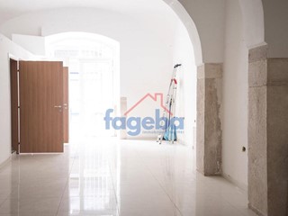 Immobile commerciale in Vendita a Trani, 130'000€, 60 m²