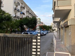 Magazzino in Vendita a Trani, 60'000€, 100 m²