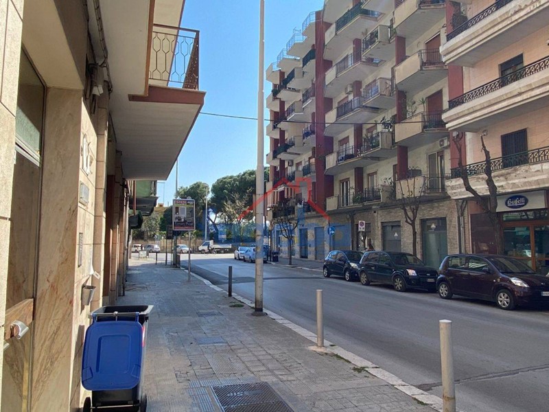 Immobile commerciale in Affitto a Trani, 380€, 20 m²