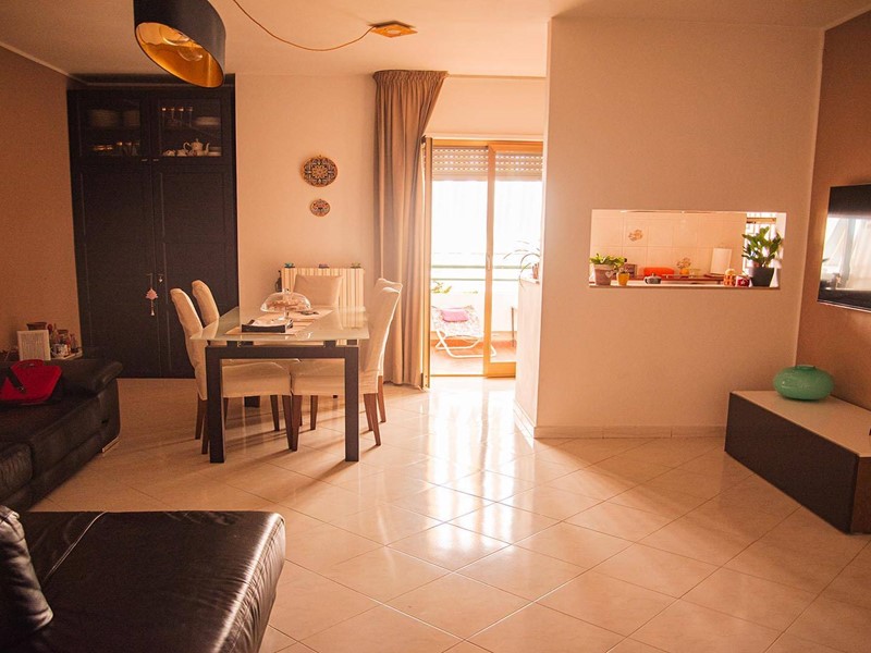 Quadrilocale in Vendita a Trani, 170'000&euro;, 110 m²