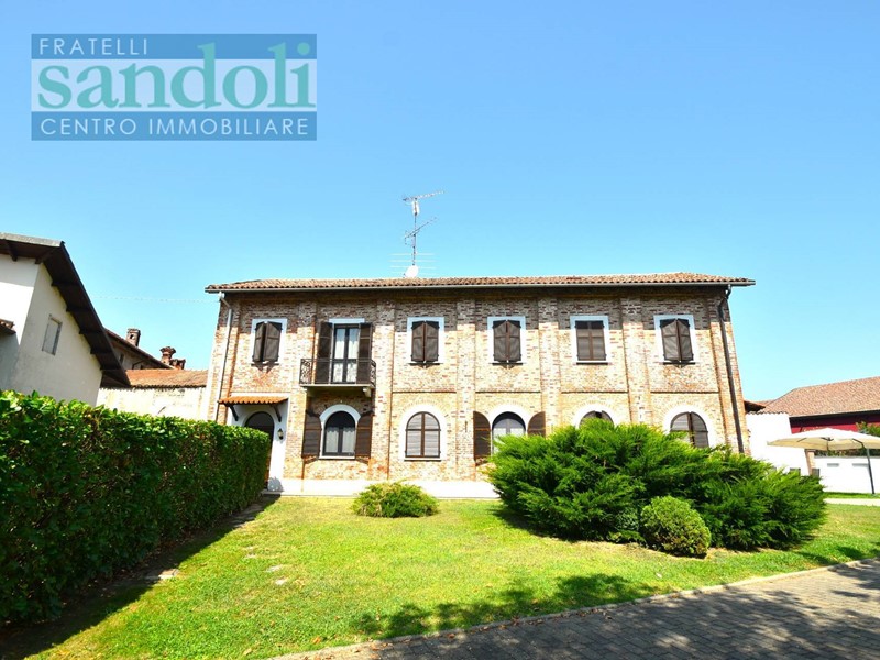 Casa Indipendente in Vendita a Oldenico, 210'000€, 300 m²
