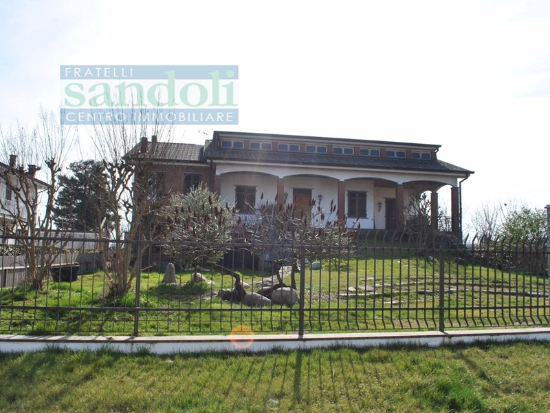 Casa Indipendente in Vendita a Costanzana, 370 m²