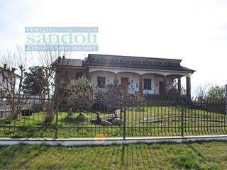 Casa Indipendente in Vendita a Costanzana, 370 m²