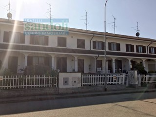 Casa Indipendente in Vendita a Robbio, 165'000€, 130 m²