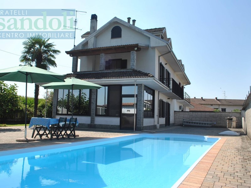 Casa Indipendente in Vendita a Borgo Vercelli, 290'000€, 150 m²