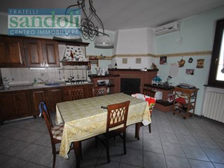 Trilocale in Vendita a Pezzana, 85'000€, 90 m²