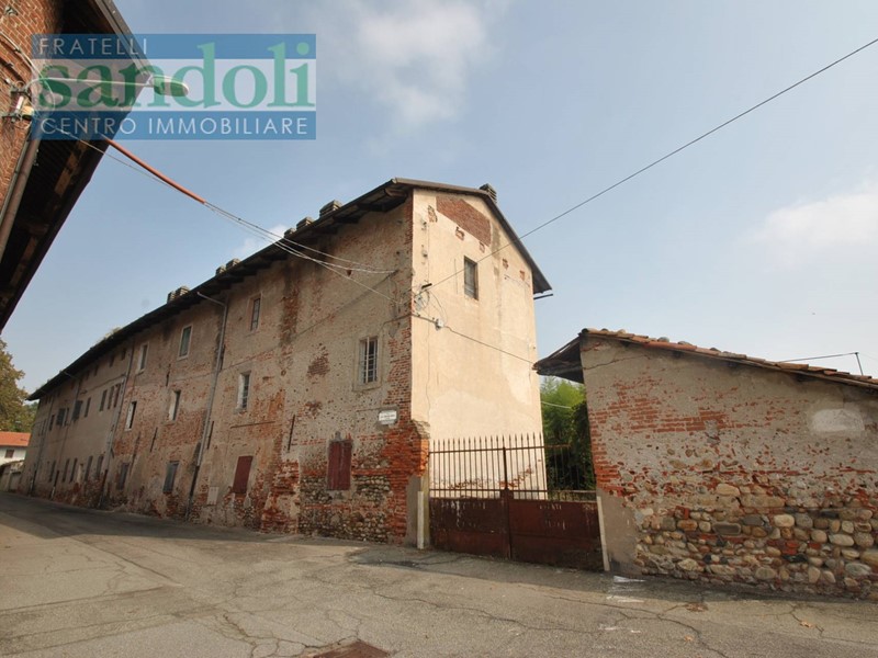Casa Indipendente in Vendita a Albano Vercellese, 120'000€, 630 m²