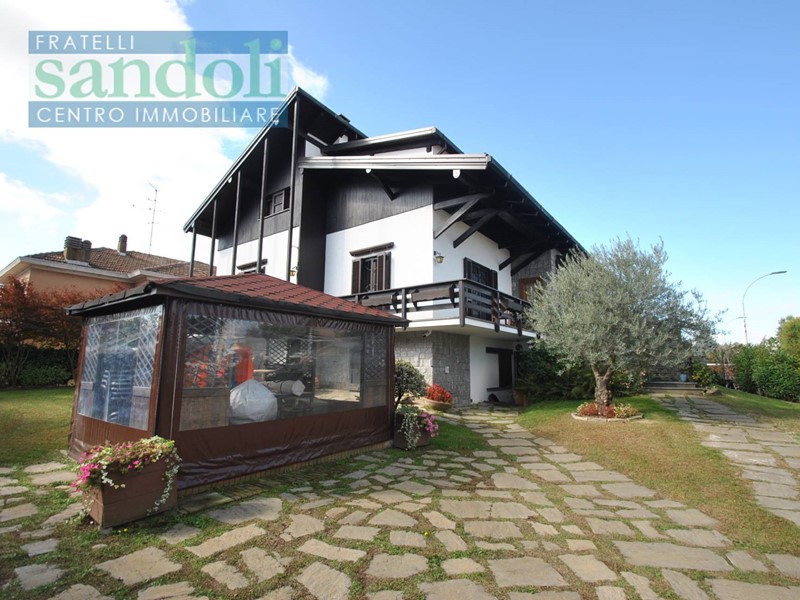 Casa Indipendente in Vendita a Palestro, 270 m²