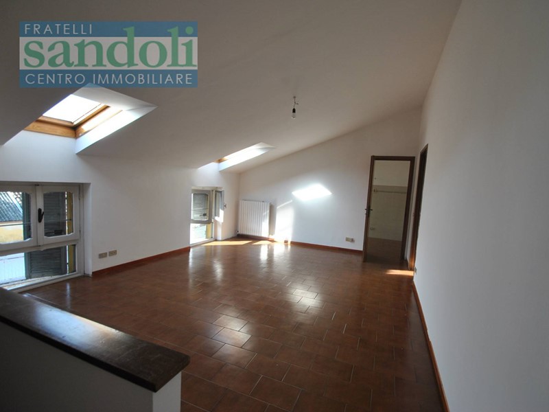Trilocale in Vendita a Arborio, 40'000€, 90 m²