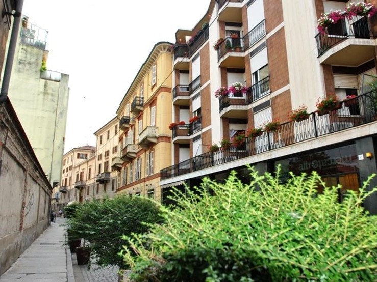 Ufficio in Vendita a Vercelli, 250 m²