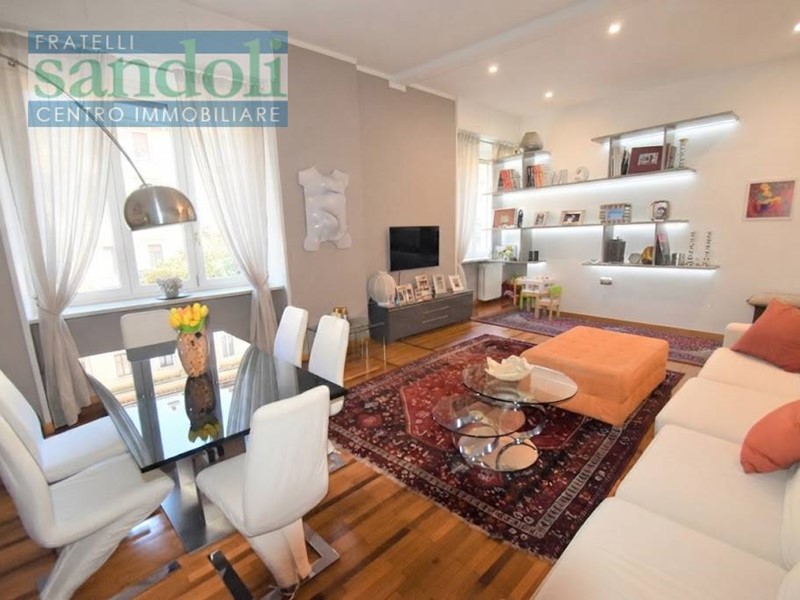 Quadrilocale in Vendita a Vercelli, 275'000&euro;, 200 m²