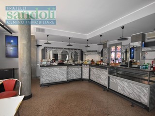 Immobile commerciale in Vendita a Santhià, 75 m²