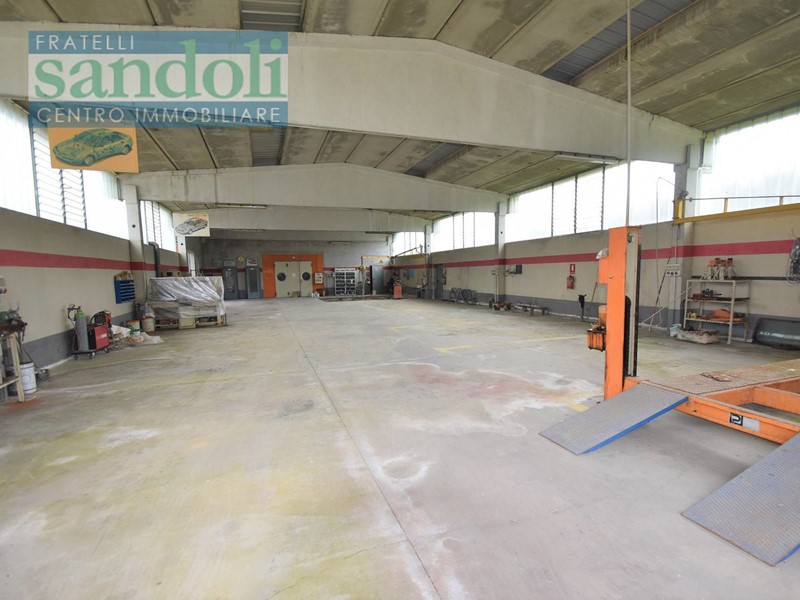 Capannone in Vendita a Olcenengo, 80'000€, 500 m²