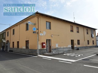 Casa Indipendente in Vendita a Albano Vercellese, 110'000€, 350 m²