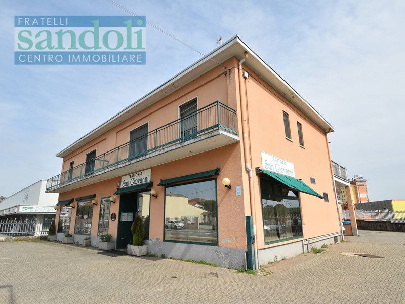 Immobile commerciale in Vendita a Vercelli, 195 m²
