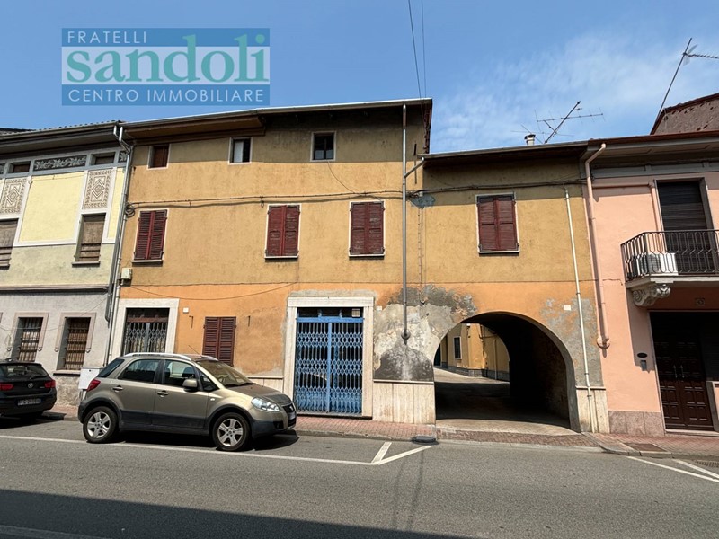Casa Indipendente in Vendita a Borgo Vercelli, 70'000€, 210 m²