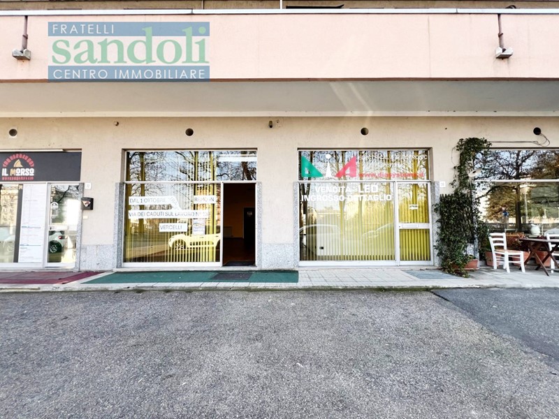 Immobile commerciale in Affitto a Vercelli, 900€, 95 m²
