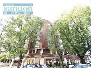 Appartamento in Vendita a Vercelli, 190'000€, 190 m²