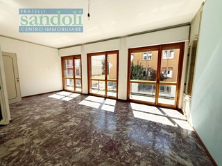Trilocale in Affitto a Vercelli, 600€, 120 m²