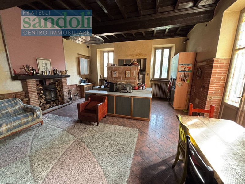 Casa Indipendente in Vendita a Trino, 299'000€, 395 m², con Box