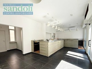 Immobile commerciale in Affitto a Vercelli, 1'500€, 60 m²