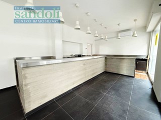 Immobile commerciale in Affitto a Vercelli, 1'500€, 60 m²