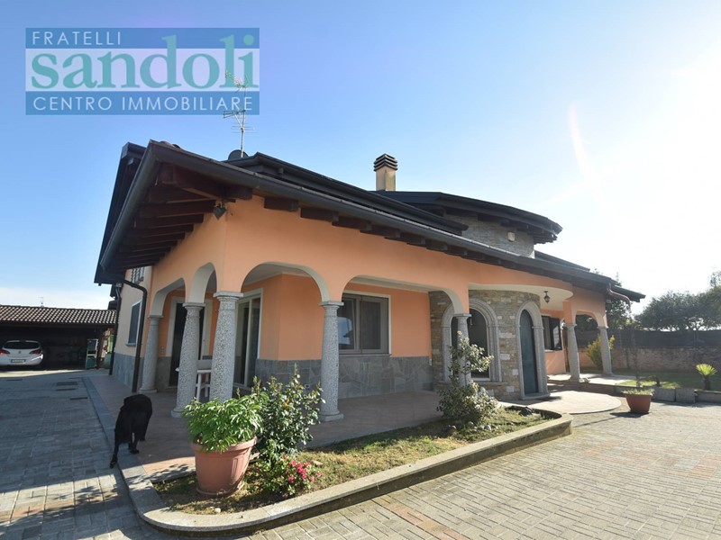 Casa Indipendente in Vendita a Pezzana, 290'000€, 190 m²
