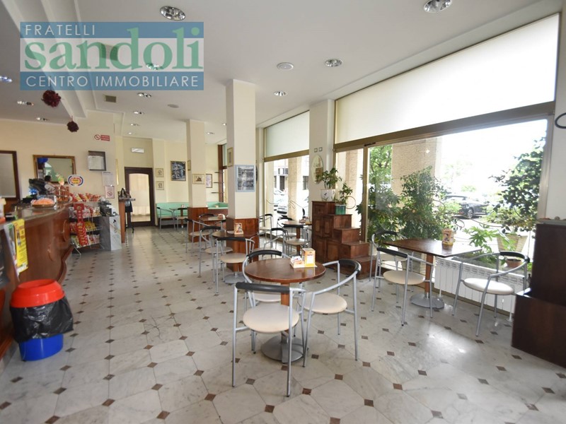Attività commerciale in Vendita a Vercelli, 300'000&euro;, 160 m²