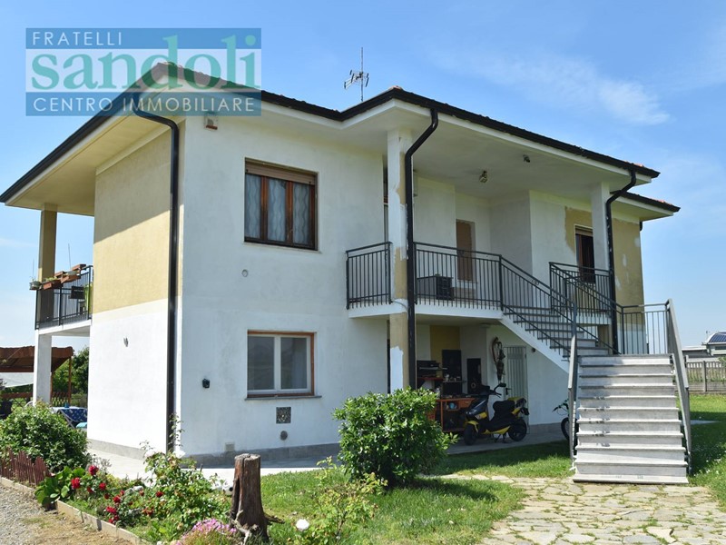 Casa Indipendente in Vendita a Cigliano, 280'000€, 200 m²