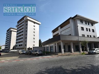 Appartamento in Vendita a Vercelli, 6900 m², con Box