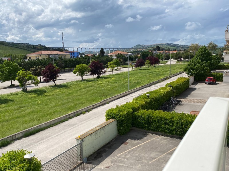 Trilocale in Affitto a Giulianova, 1'300€, 83 m²