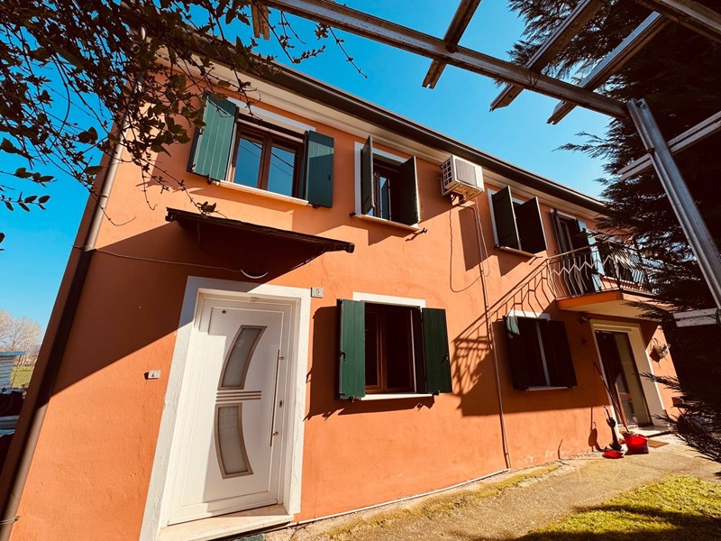 Casa Indipendente in Vendita a Ospedaletto Euganeo, 175'000€, 227 m²