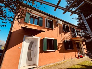 Casa Indipendente in Vendita a Ospedaletto Euganeo, 175'000€, 227 m²