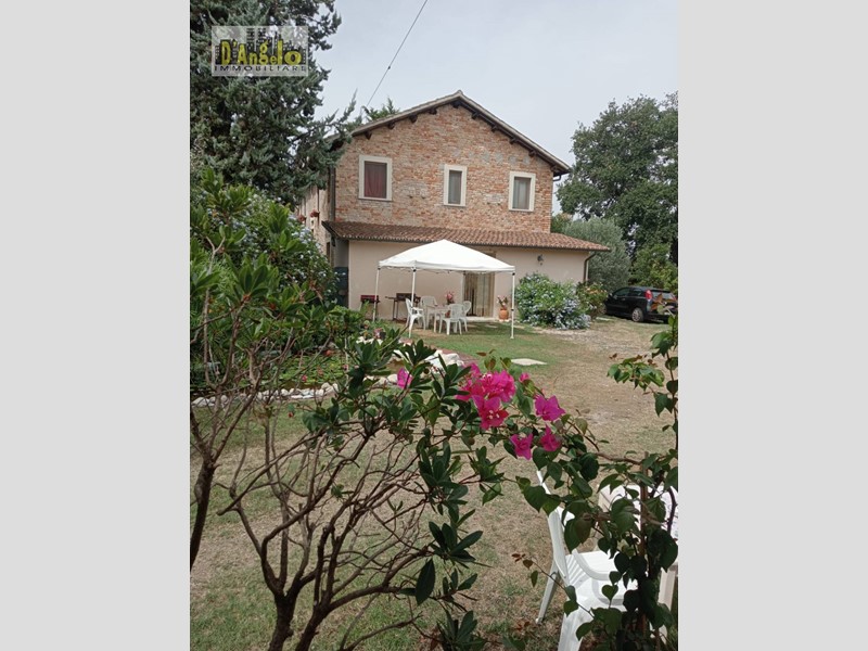 Casa Semi Indipendente in Vendita a Monsampolo del Tronto, 200'000€, 140 m²
