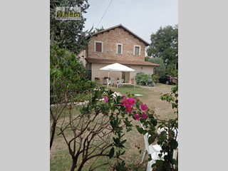 Casa Semi Indipendente in Vendita a Monsampolo del Tronto, 200'000€, 140 m²