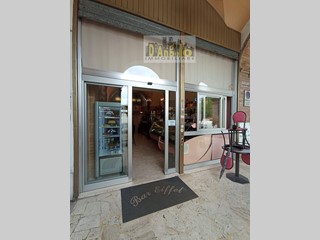Attività commerciale in Vendita a Offida, 250'000€, 250 m²