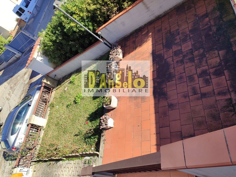Appartamento in Vendita a Castignano, 155'000€, 174 m²