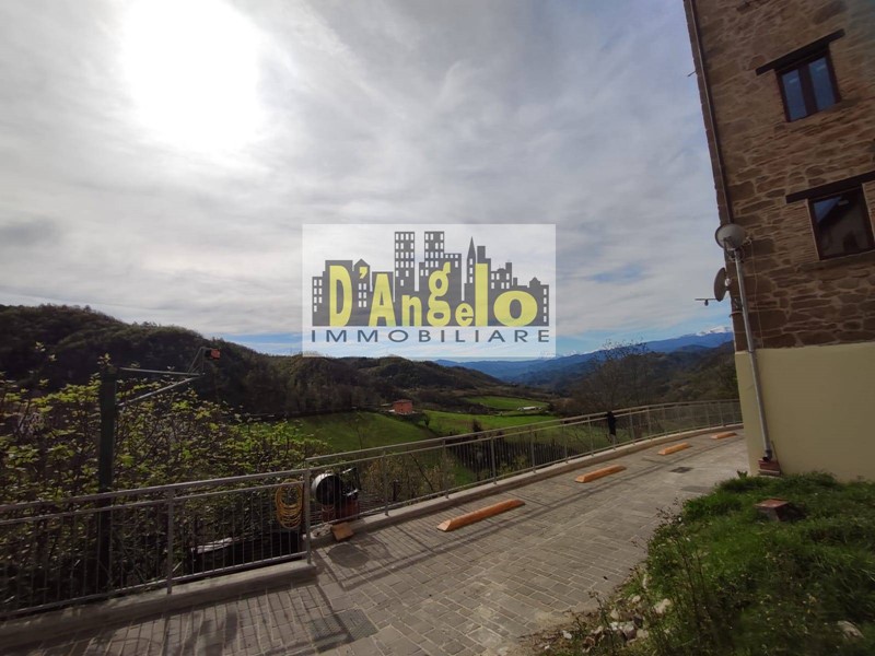 Casa Indipendente in Vendita a Palmiano, 60'000€, 86 m², con Box