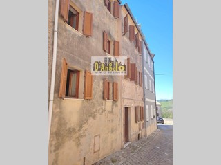 Casa Indipendente in Vendita a Offida, 80'000€, 150 m²