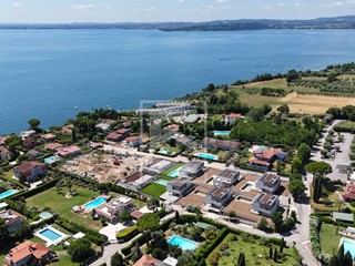 Villa in Vendita a Moniga del Garda, 1'690'000€, 335 m²