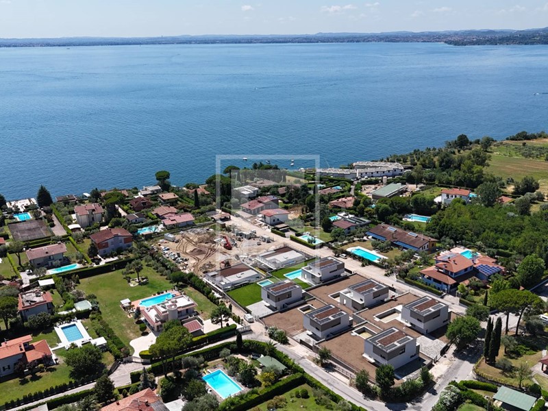 Villa in Vendita a Moniga del Garda, 1'515'000€, 292 m²