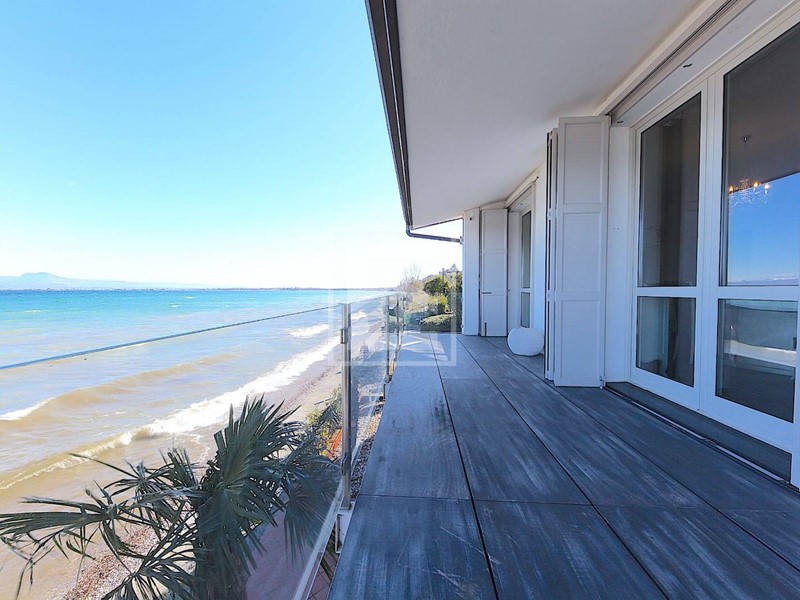 Villa in Vendita a Desenzano del Garda, 2'500'000€, 250 m²