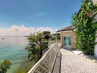 Villa in Vendita a Manerba del Garda, 4'500'000€, 305 m²