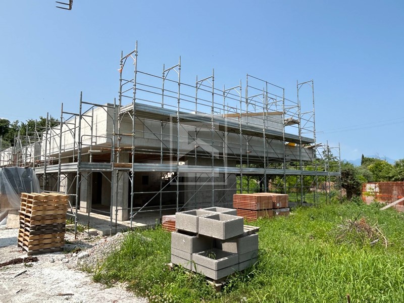 Villa in Vendita a Manerba del Garda, 990'000€, 250 m²